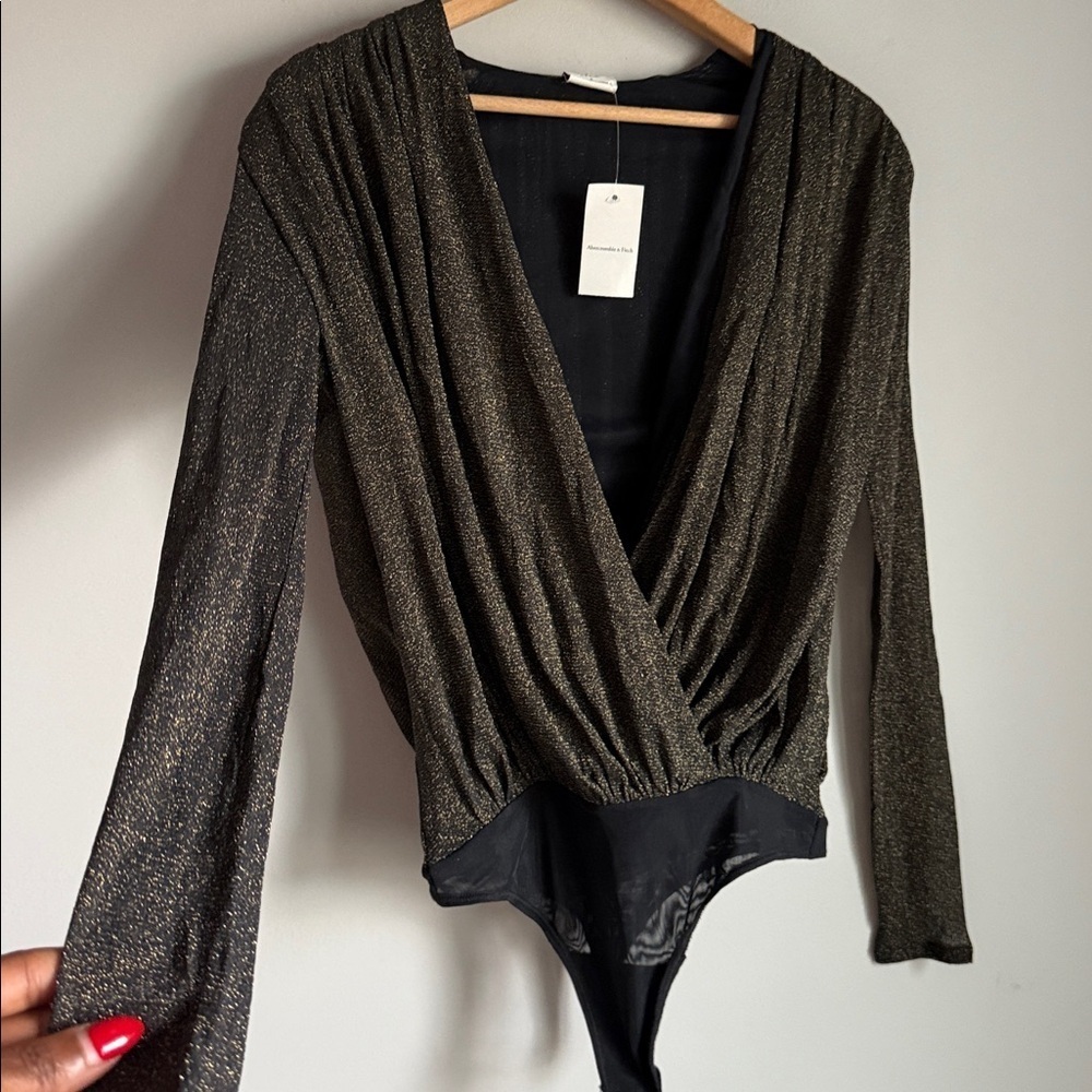 NEW Abercrombie & Fitch Long-Sleeve Draped Deep-V Bodysuit Small - Picture 7 of 9